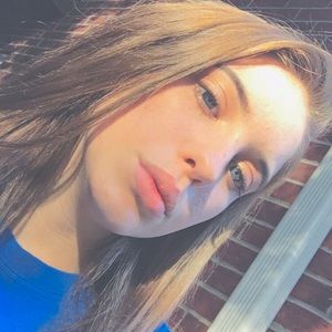 Meet your Posher, Elaina